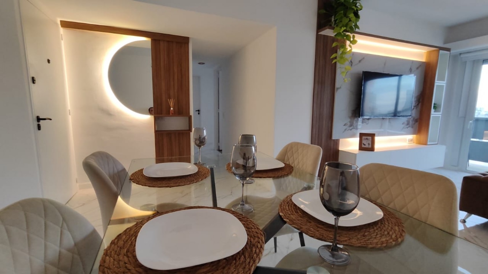 VENTA 3 AMBIENTES CON BALCON Y COCHERA-CENTRO-