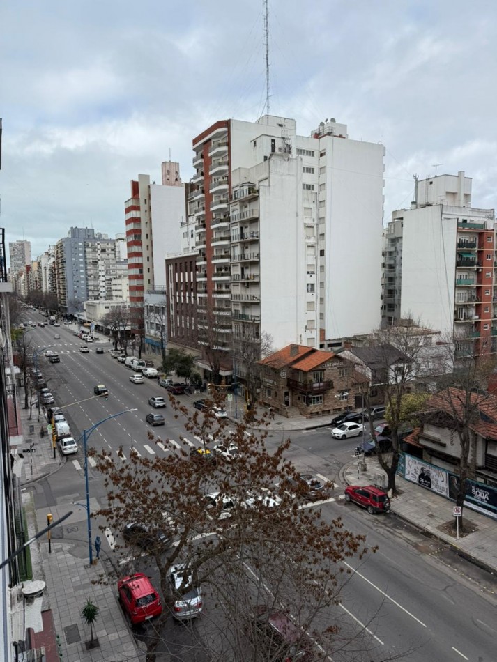 VENTA MONOAMBIENTE CON BALCON - PLAZA MITRE-