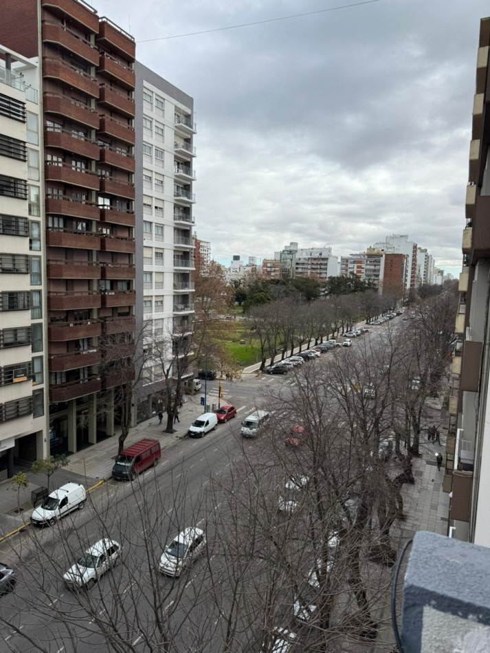 VENTA MONOAMBIENTE CON BALCON - PLAZA MITRE-