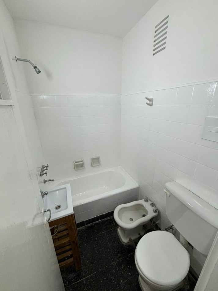 VENTA DOS AMBIENTES CON BALCON Y PATIO ZONA GUEMES