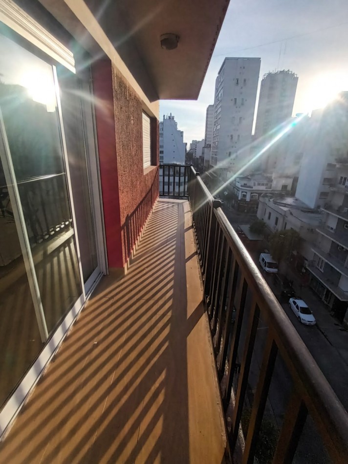 VENTA 3 AMBIENTES CON BALCON Y COCHERA -PLAZA MITRE -