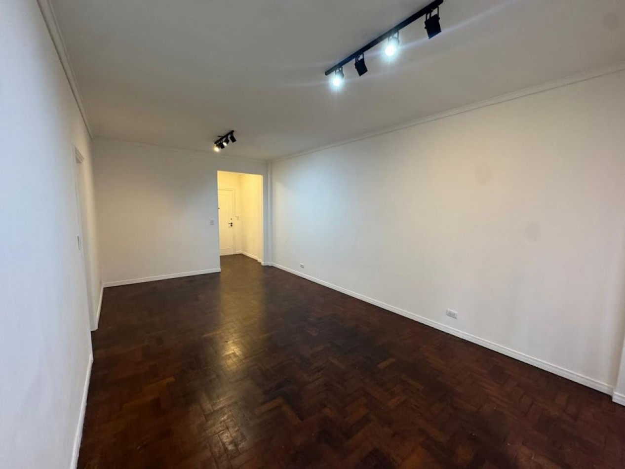 VENTA 3 AMBIENTES CON DEPENDENCIA - Plaza Colon -