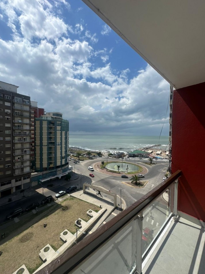 VENTA 3 AMBIENTES CON VISTA PLENA AL MAR Y COCHERA- LA PERLA-
