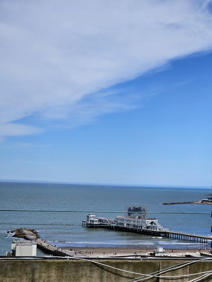 VENTA 2 AMBIENTES CON DEPENDENCIA Y VISTA LATERAL AL MAR - LA PERLA-