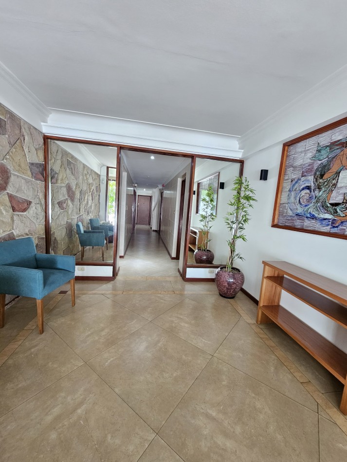 VENTA 2 AMBIENTES CON DEPENDENCIA Y VISTA LATERAL AL MAR - LA PERLA-