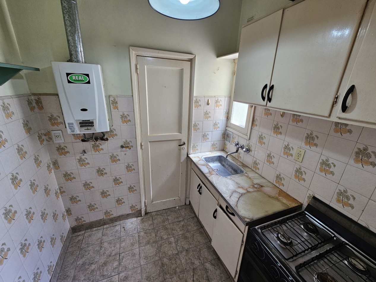 VENTA 2 AMBIENTES CON DEPENDENCIA Y VISTA LATERAL AL MAR - LA PERLA-