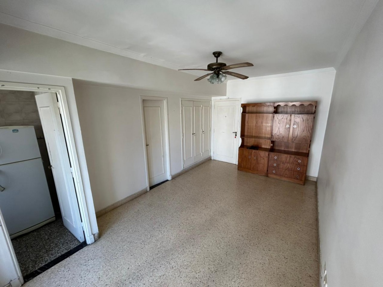 MONOAMBIENTE A LA CALLE CON BALCON - CENTRO - 