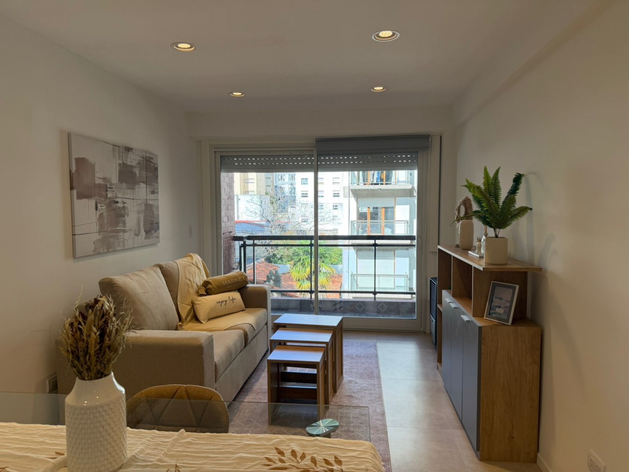 VENTA! 2 AMBIENTES CON DEPENDENCIA - PLAZA COLON-