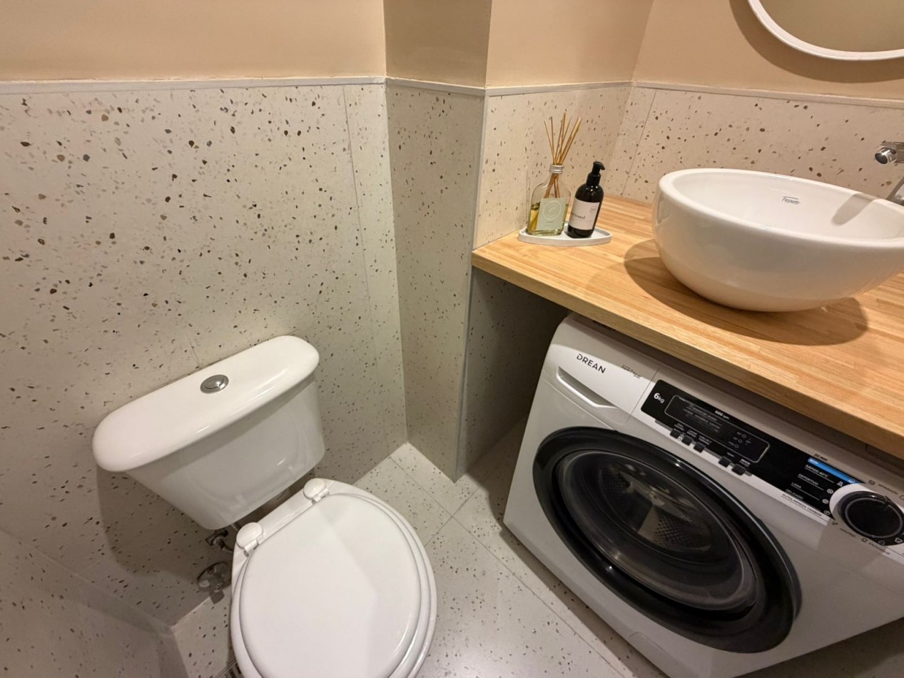 VENTA! 2 AMBIENTES CON DEPENDENCIA - PLAZA COLON-