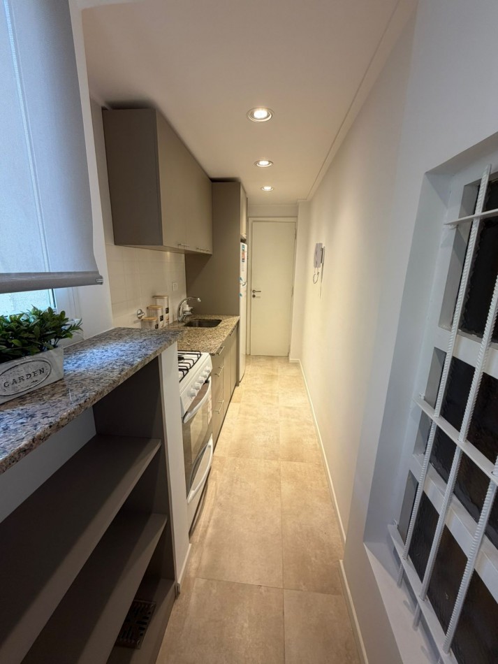 VENTA! 2 AMBIENTES CON DEPENDENCIA - PLAZA COLON-