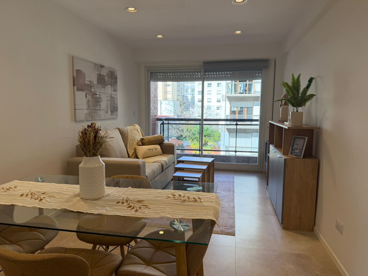 VENTA! 2 AMBIENTES CON DEPENDENCIA - PLAZA COLON-