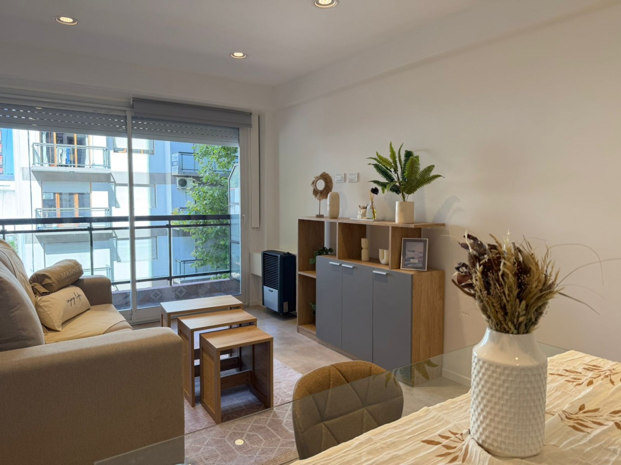 VENTA! 2 AMBIENTES CON DEPENDENCIA - PLAZA COLON-