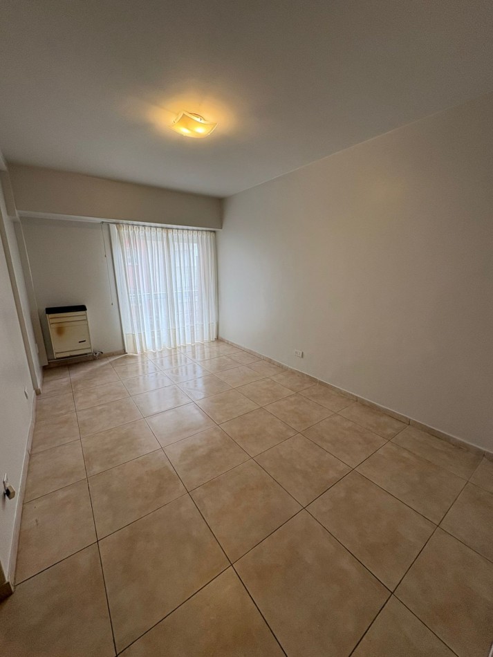 VENTA 2 AMBIENTES CON BALCON- Centro-