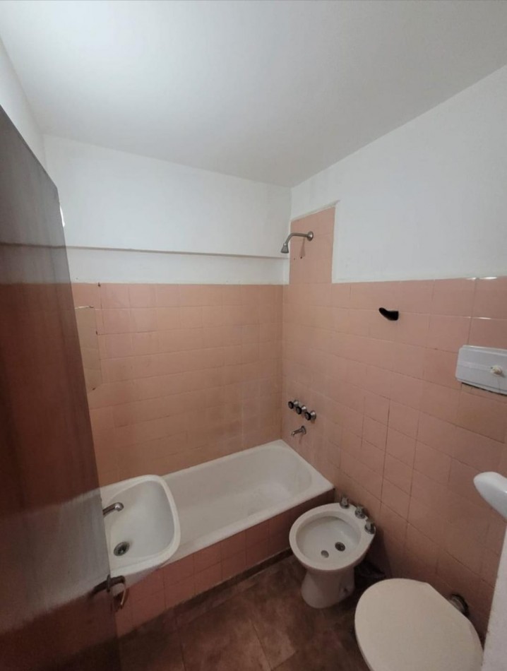 VENTA 2 AMBIENTES - PLAZA COLON -