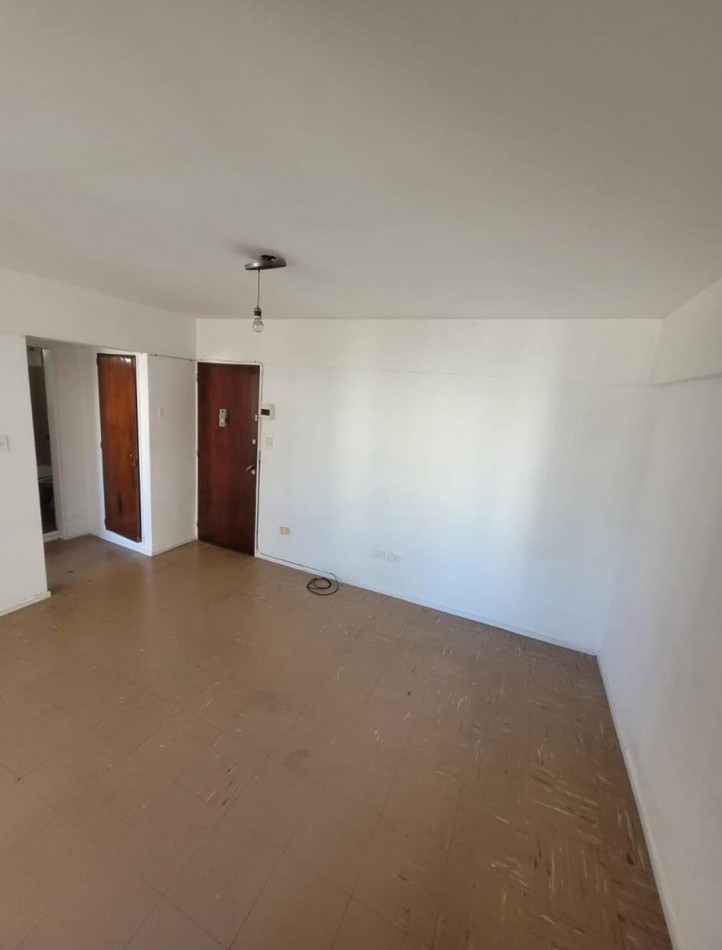 VENTA 2 AMBIENTES - PLAZA COLON -