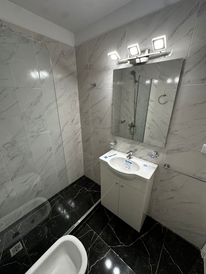VENTA 2 AMBIENTES EXTERNO CON BALCON - PLAZA COLON -