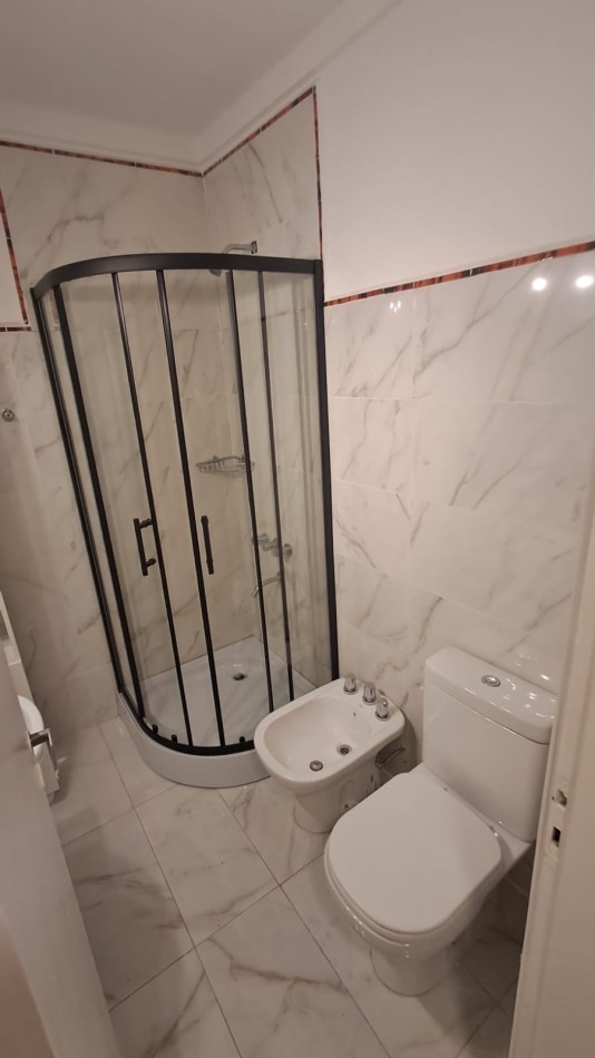 VENTA 2 AMBIENTES CON PATIO Y BALCON 