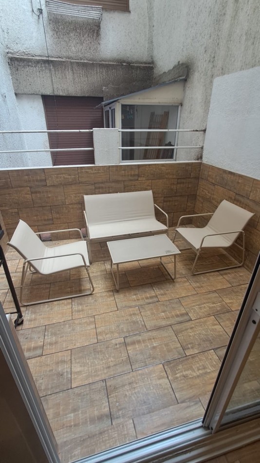 VENTA 2 AMBIENTES CON PATIO Y BALCON 