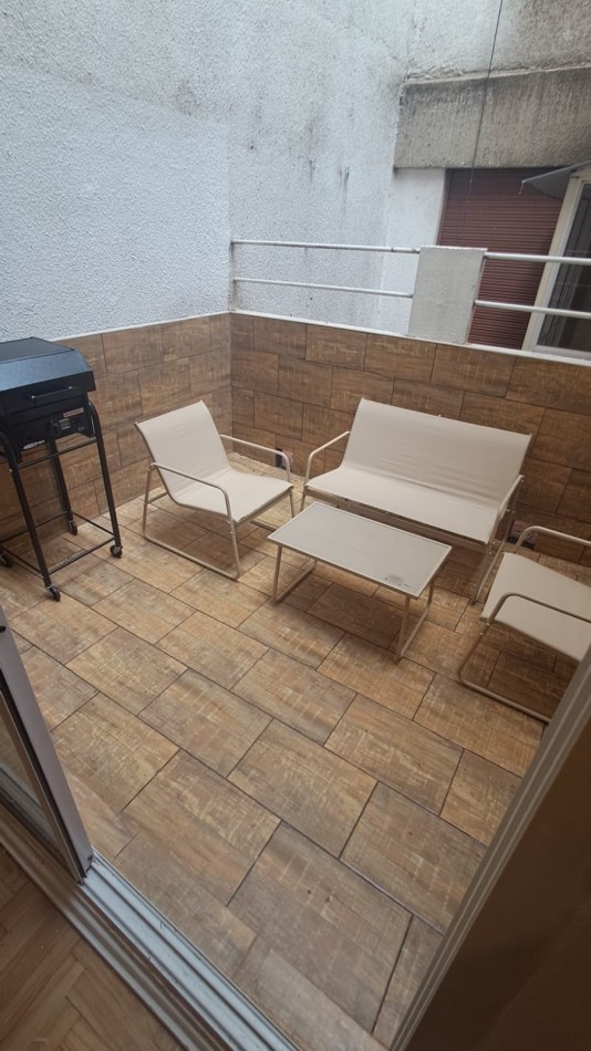 VENTA 2 AMBIENTES CON PATIO Y BALCON 