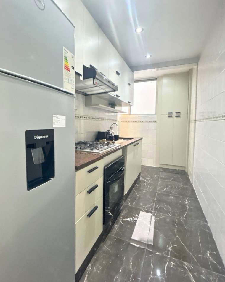 VENTA 2 AMBIENTES CON DEPENDENCIA Y BALCON -PLAZA COLON-