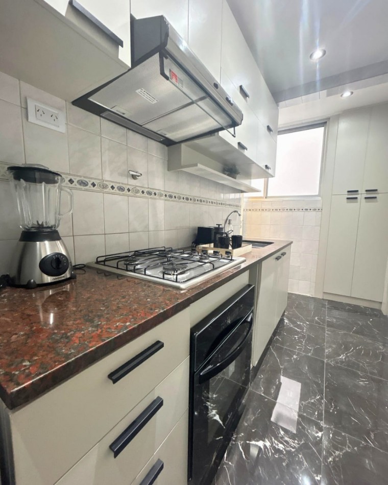 VENTA 2 AMBIENTES CON DEPENDENCIA Y BALCON -PLAZA COLON-