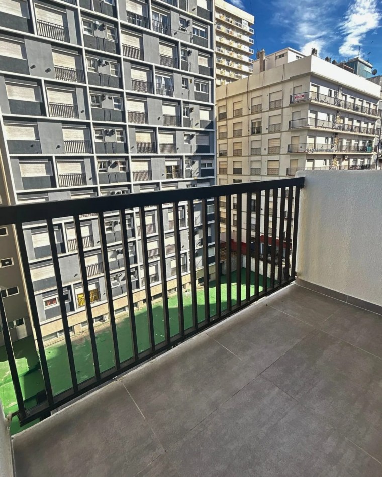 VENTA 2 AMBIENTES CON DEPENDENCIA Y BALCON -PLAZA COLON-
