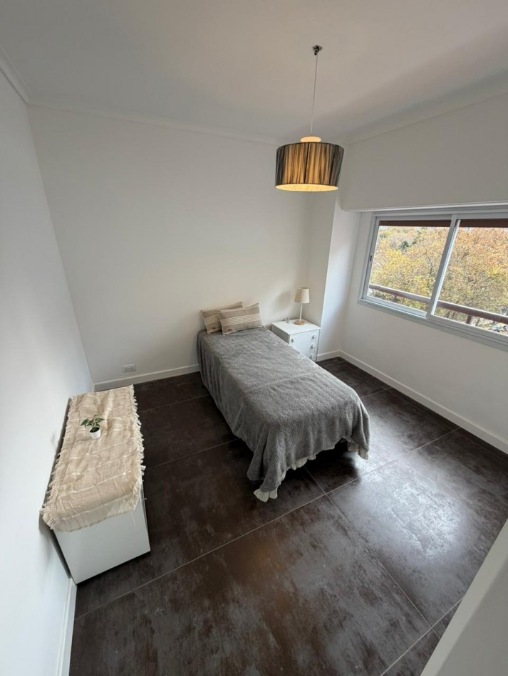 VENTA 4 AMBIENTES CON BALCON Y COCHERA - CENTRO -
