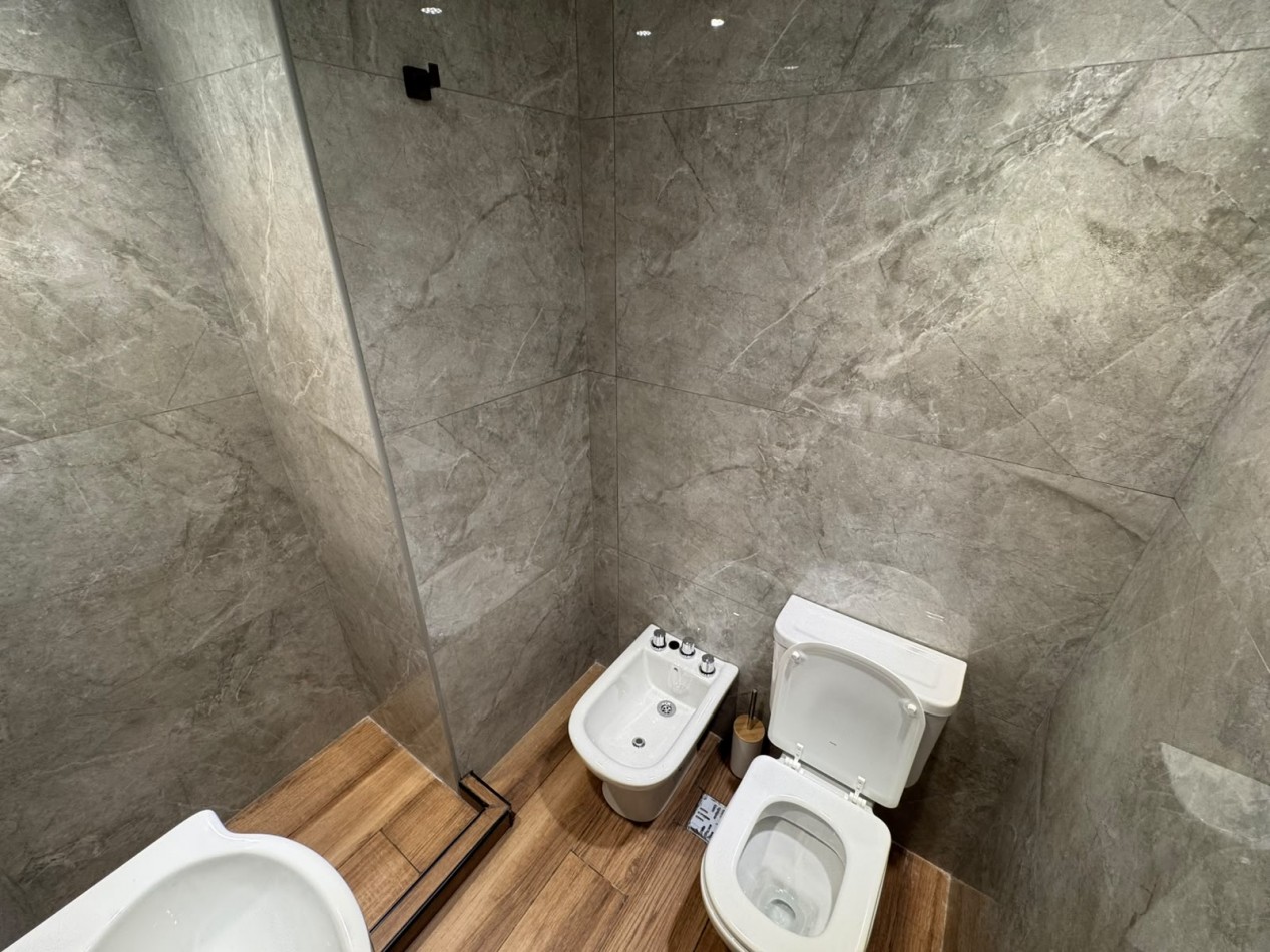 VENTA MONOAMBIENTE DESPLAZADO CONTRAFRENTE- PLAZA COLON -
