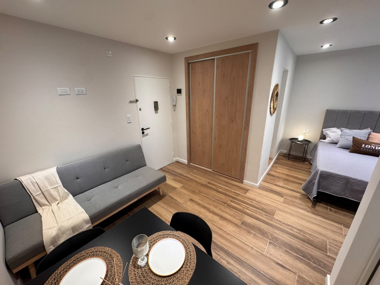 VENTA MONOAMBIENTE DESPLAZADO CONTRAFRENTE- PLAZA COLON -