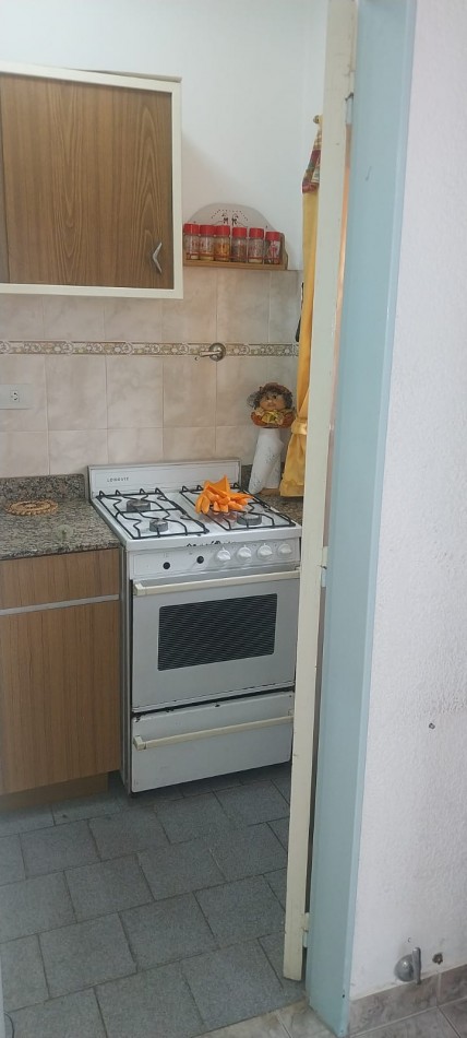 VENTA 2 AMBIENTES LATERAL - ZONA ALDREY-