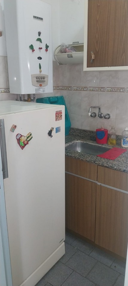 VENTA 2 AMBIENTES LATERAL - ZONA ALDREY-