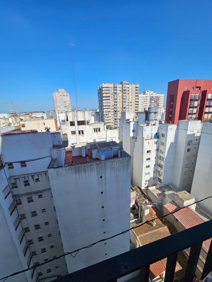 VENTA 2 AMBIENTES LATERAL - ZONA ALDREY-