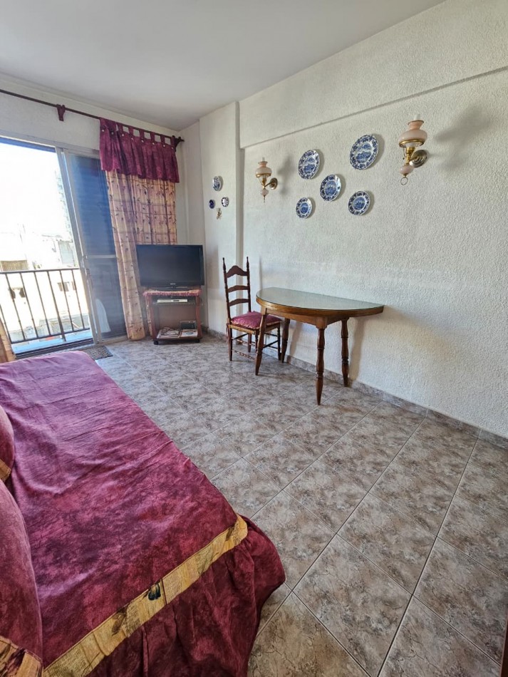 VENTA 2 AMBIENTES LATERAL - ZONA ALDREY-