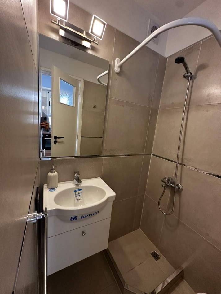 VENTA MONOAMBIENTE LATERAL CON BALCON - PLAZA COLON-