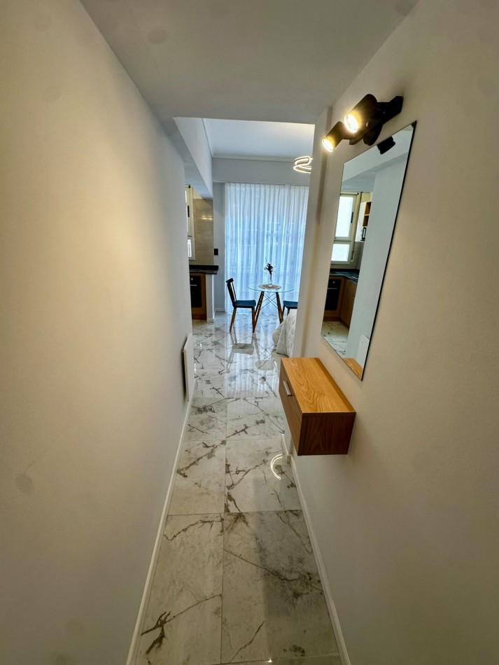 VENTA MONOAMBIENTE LATERAL CON BALCON - PLAZA COLON-