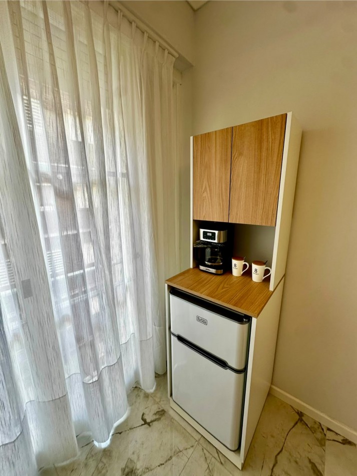 VENTA MONOAMBIENTE LATERAL CON BALCON - PLAZA COLON-
