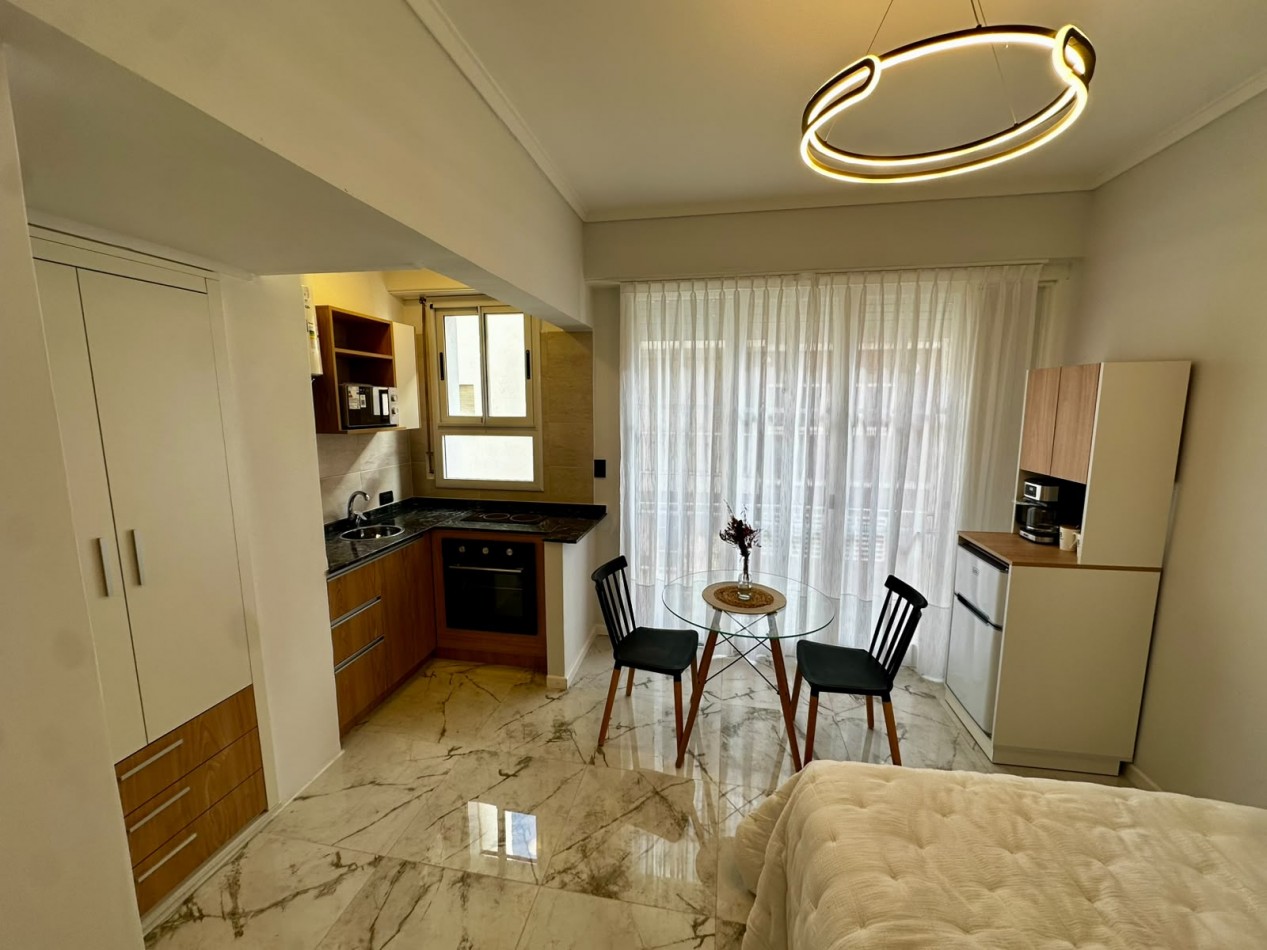 VENTA MONOAMBIENTE LATERAL CON BALCON - PLAZA COLON-