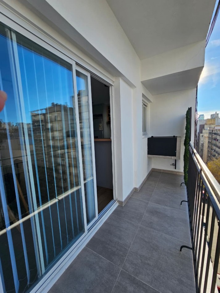VENTA 2 AMBIENTES CON PARRILLA RECICLADO - PLAZA COLON-
