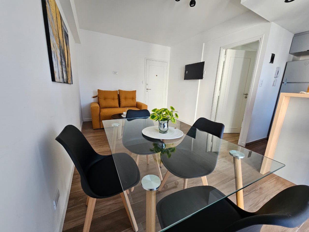 VENTA 2 AMBIENTES CON PARRILLA RECICLADO - PLAZA COLON-
