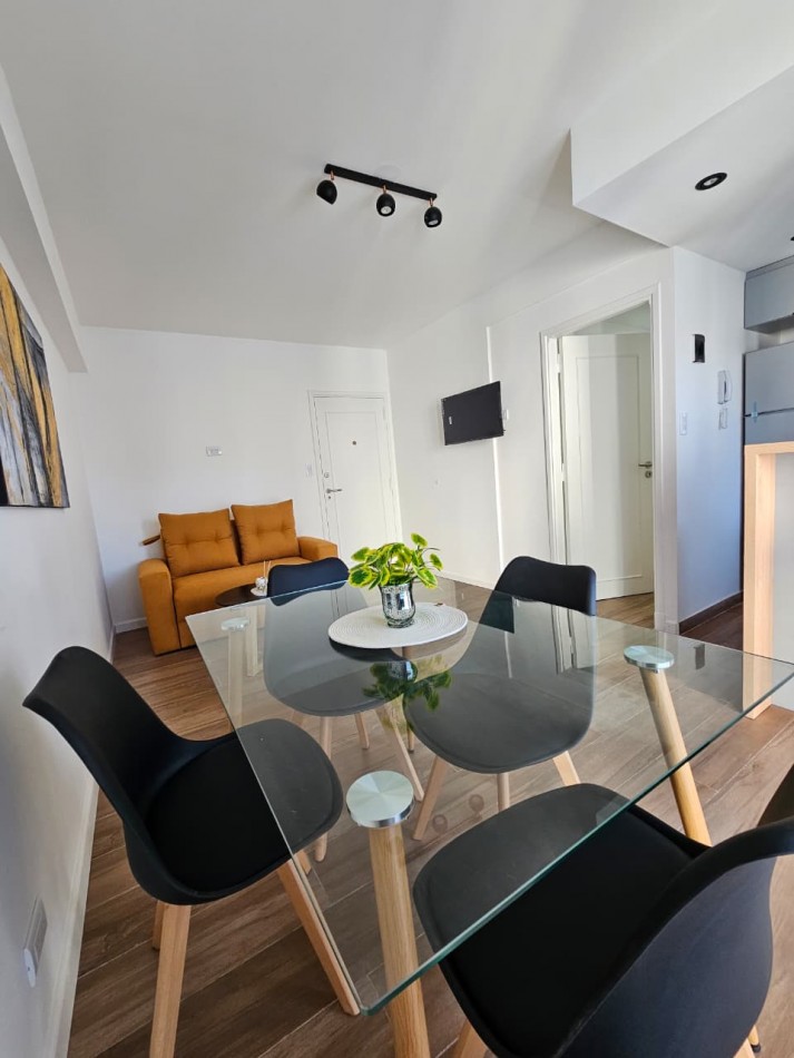 VENTA 2 AMBIENTES CON PARRILLA RECICLADO - PLAZA COLON-