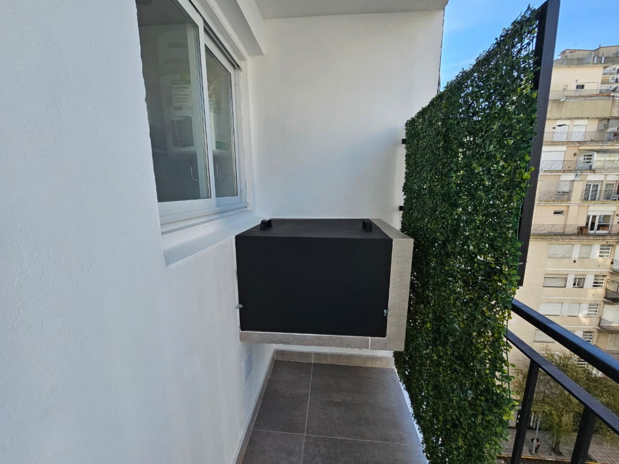 VENTA 2 AMBIENTES CON PARRILLA RECICLADO - PLAZA COLON-