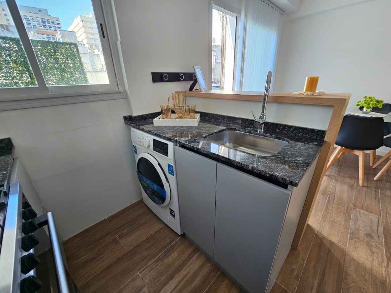 VENTA 2 AMBIENTES CON PARRILLA RECICLADO - PLAZA COLON-