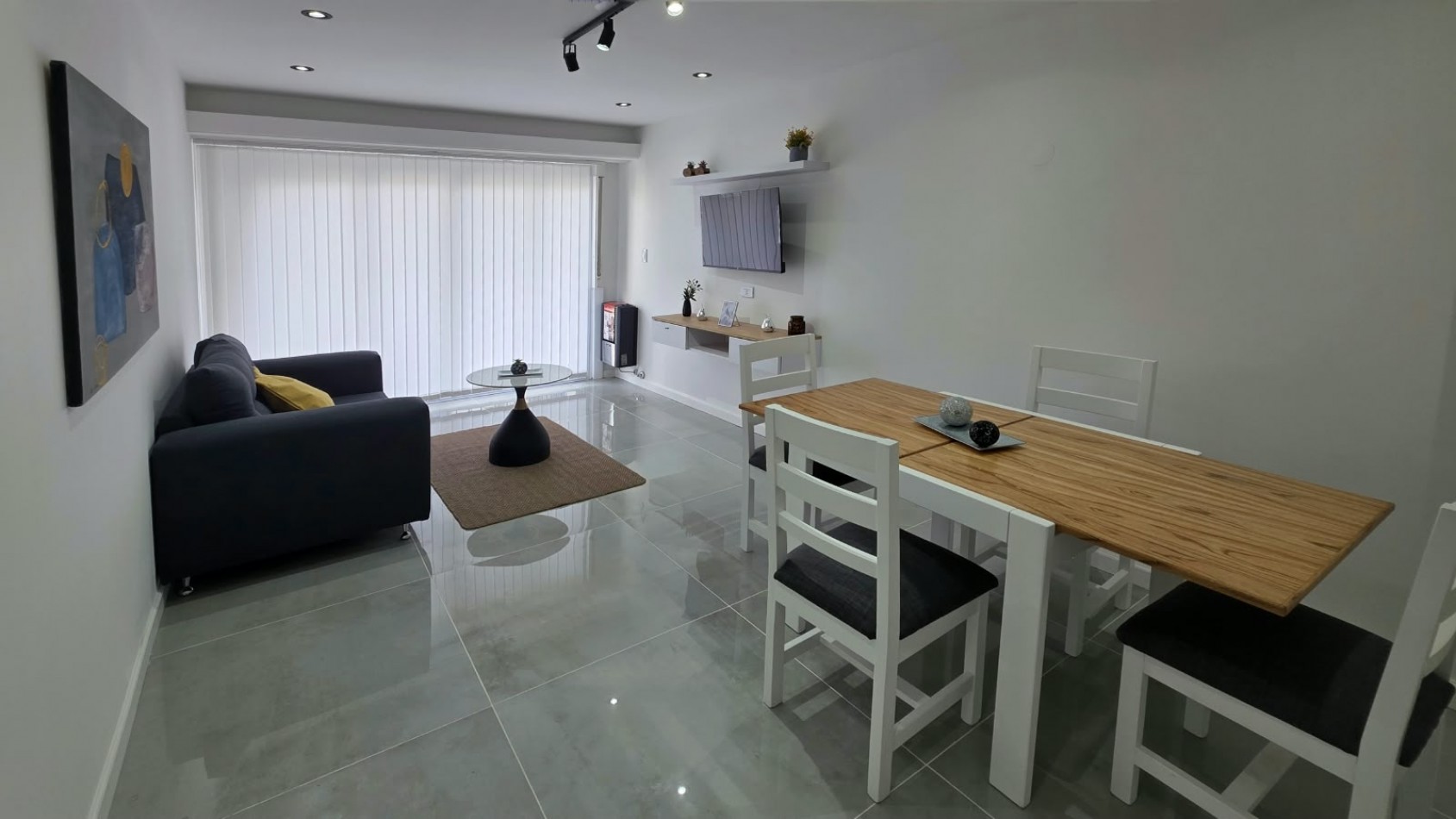 VENTA 2 AMBIENTES CON DEPENDENCIA Y BALCON - PLAZA COLON -
