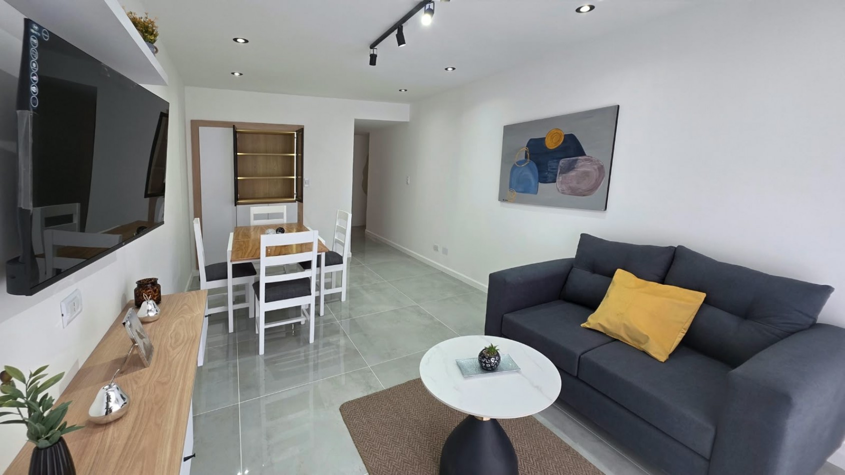 VENTA 2 AMBIENTES CON DEPENDENCIA Y BALCON - PLAZA COLON -