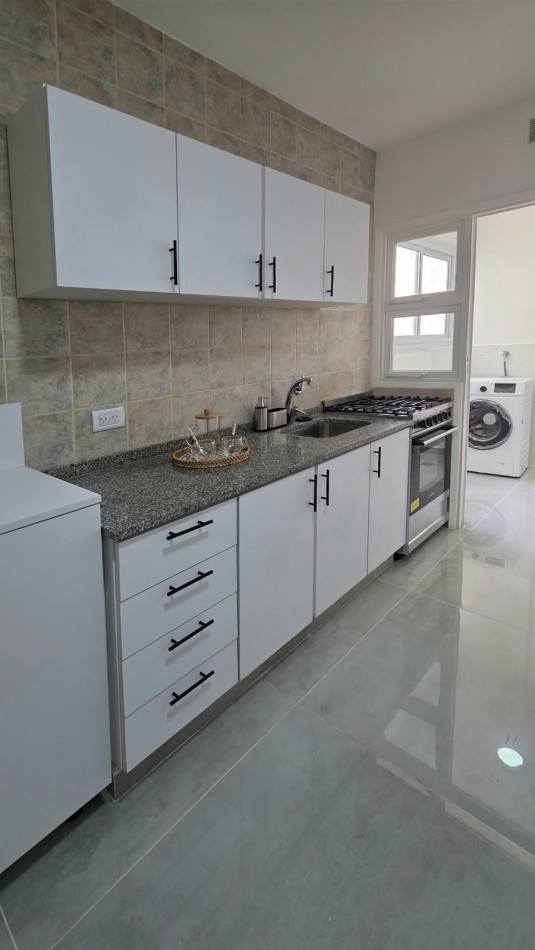 VENTA 2 AMBIENTES CON DEPENDENCIA Y BALCON - PLAZA COLON -