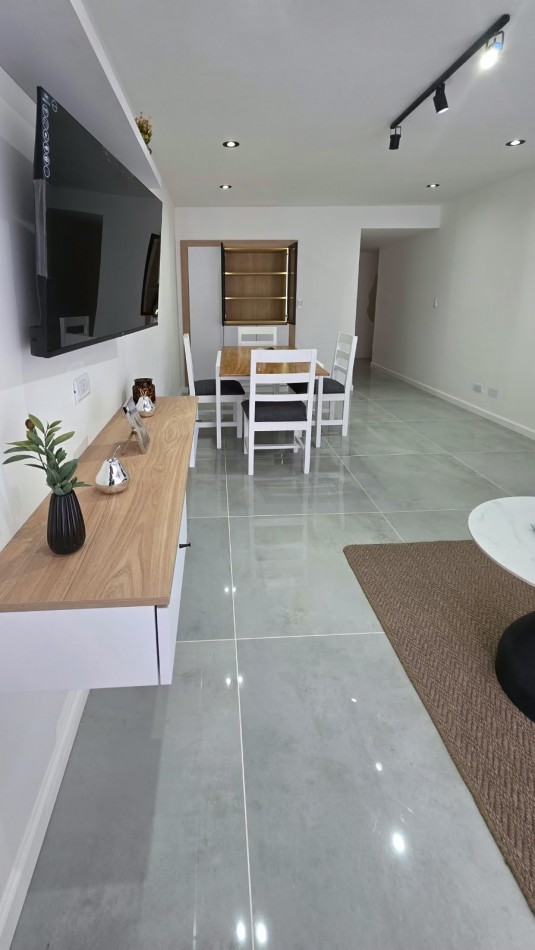 VENTA 2 AMBIENTES CON DEPENDENCIA Y BALCON - PLAZA COLON -