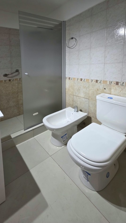 VENTA 2 AMBIENTES CON DEPENDENCIA Y BALCON - PLAZA COLON -
