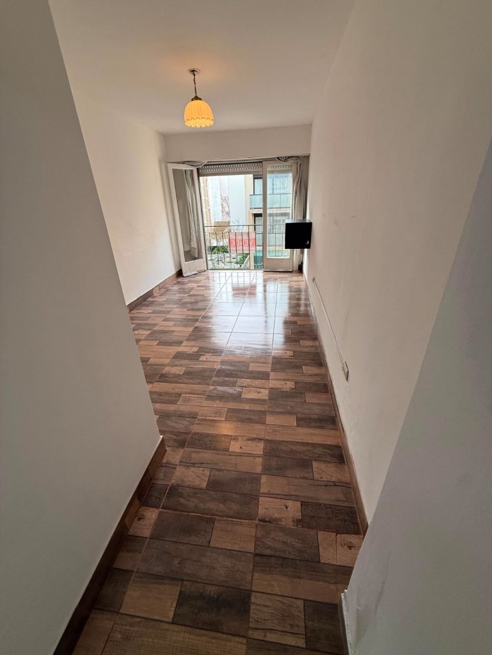VENTA DEPARTAMENTO MONOAMBIENTE EN ESTADO ORIGINAL A LA CALLE - ZONA ALDREY 
