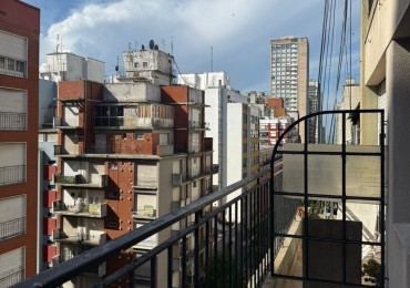 MONOAMBIENTE CON BALCON A LA CALLE - PLAZA COLON-